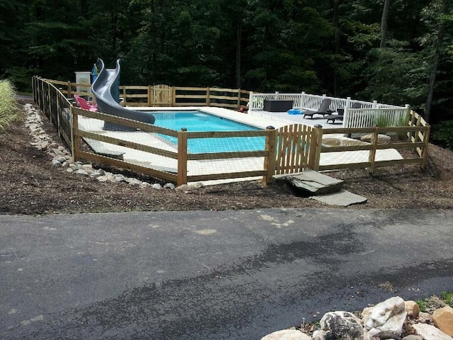 Two Reasons Why You Should Install A Pool Fence | Woodbridge, VA