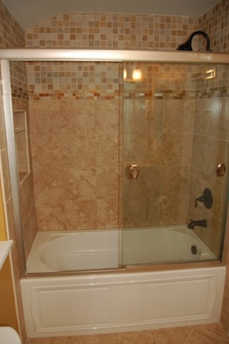 Featured image of post Corner Garden Tub Shower Combo : Why choose when you can have both?