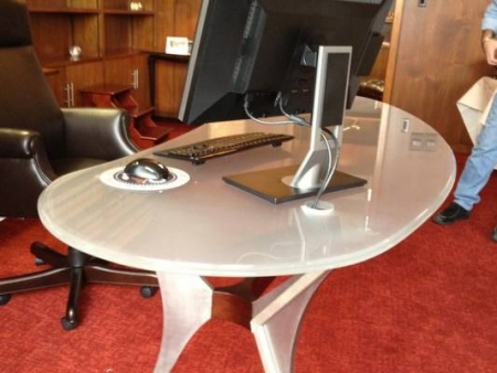 Why a Glass Top Desk is an Excellent Choice for Your Home Office | Germantown, MD